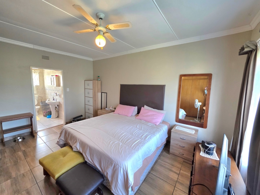 4 Bedroom Property for Sale in Morelig Free State